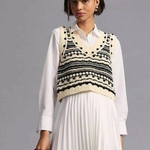 Women's Pilcro Black and Cream Cropped V-Neck Sweater Vest Size Large